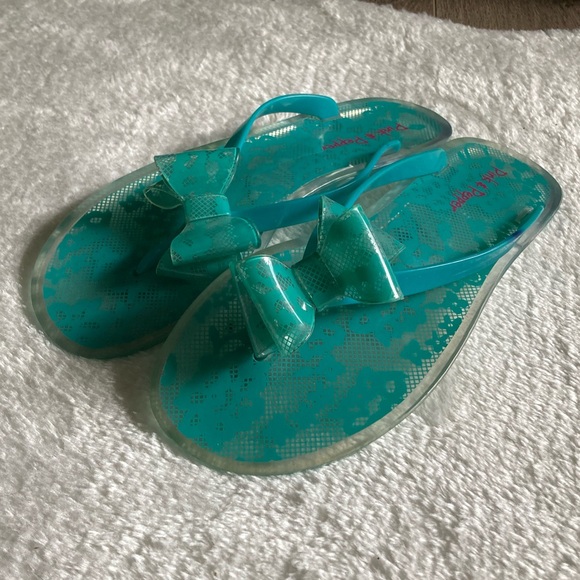 ☀️Turquoise Floral Bow Flip Flops☀️ - Picture 1 of 2